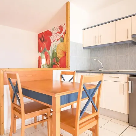 Palm Garden With Sea Views To The Pools And