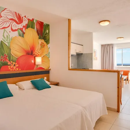 Palm Garden With Sea Views To The Pools And *